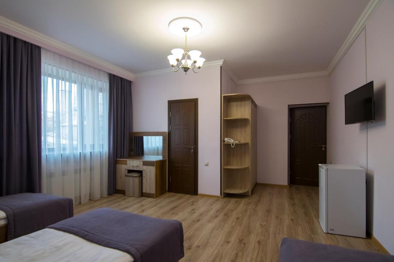 Afa Hotel & Guest House Yerevan Exterior photo