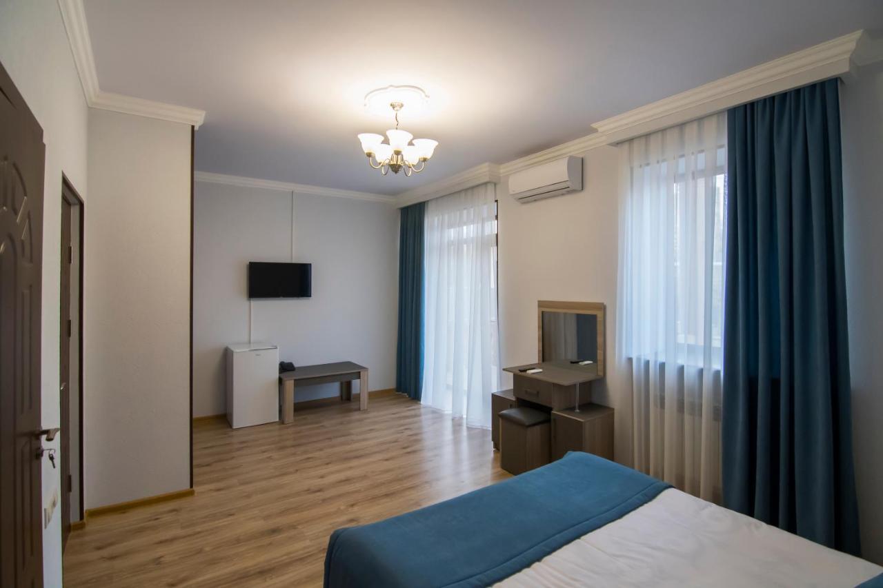 Afa Hotel & Guest House Yerevan Exterior photo