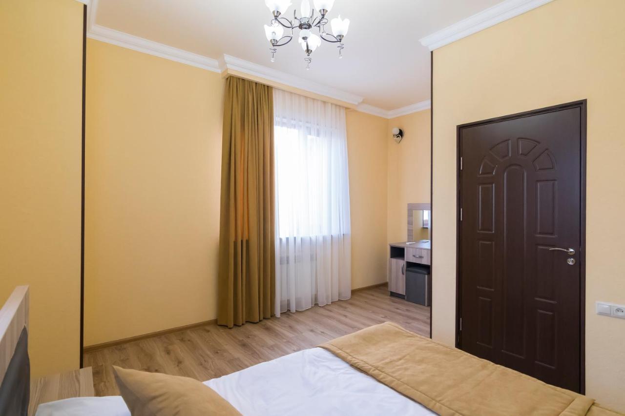 Afa Hotel & Guest House Yerevan Room photo
